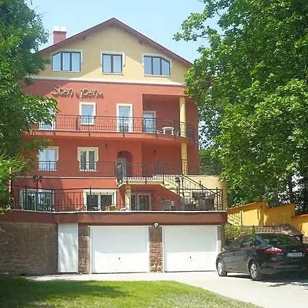 Bed & Breakfast Stan Es Panzio Balatonalmádi
