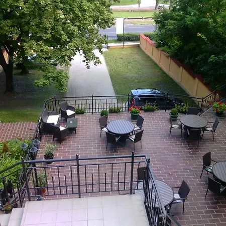 Stan Es Panzio Bed & Breakfast Balatonalmádi