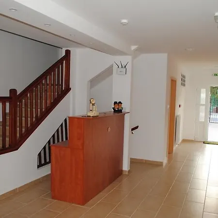 Stan Es Panzio לינה וארוחת בוקר