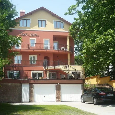 Stan Es Panzio Balatonalmádi