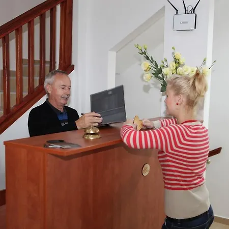 Stan Es Panzio Balatonalmádi