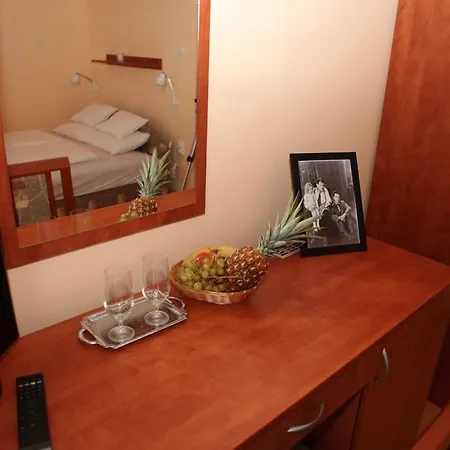 Stan Es Panzio Balatonalmádi