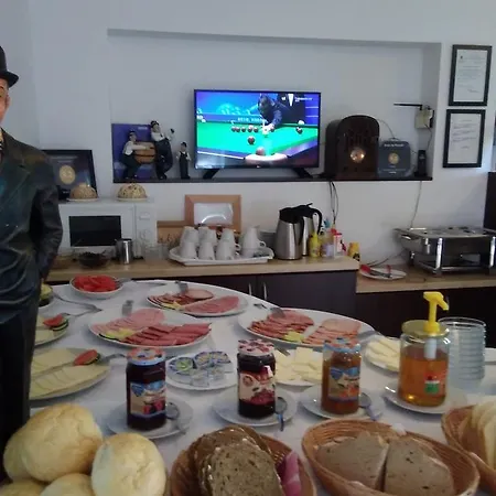 Stan Es Panzio Bed & Breakfast 3*